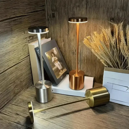 Luminária de Mesa LED Recarregável